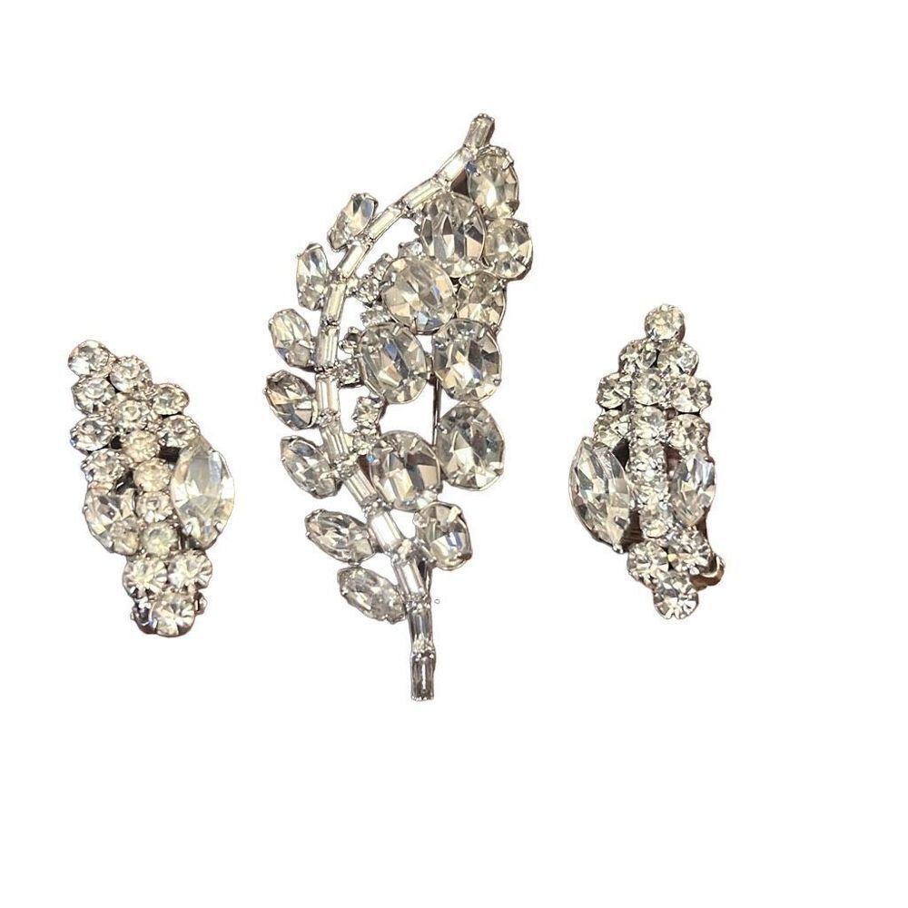 60s Juliana Clear Rhinestone Navarette Leaf Brooch Matching Clip On Ear Crawlers